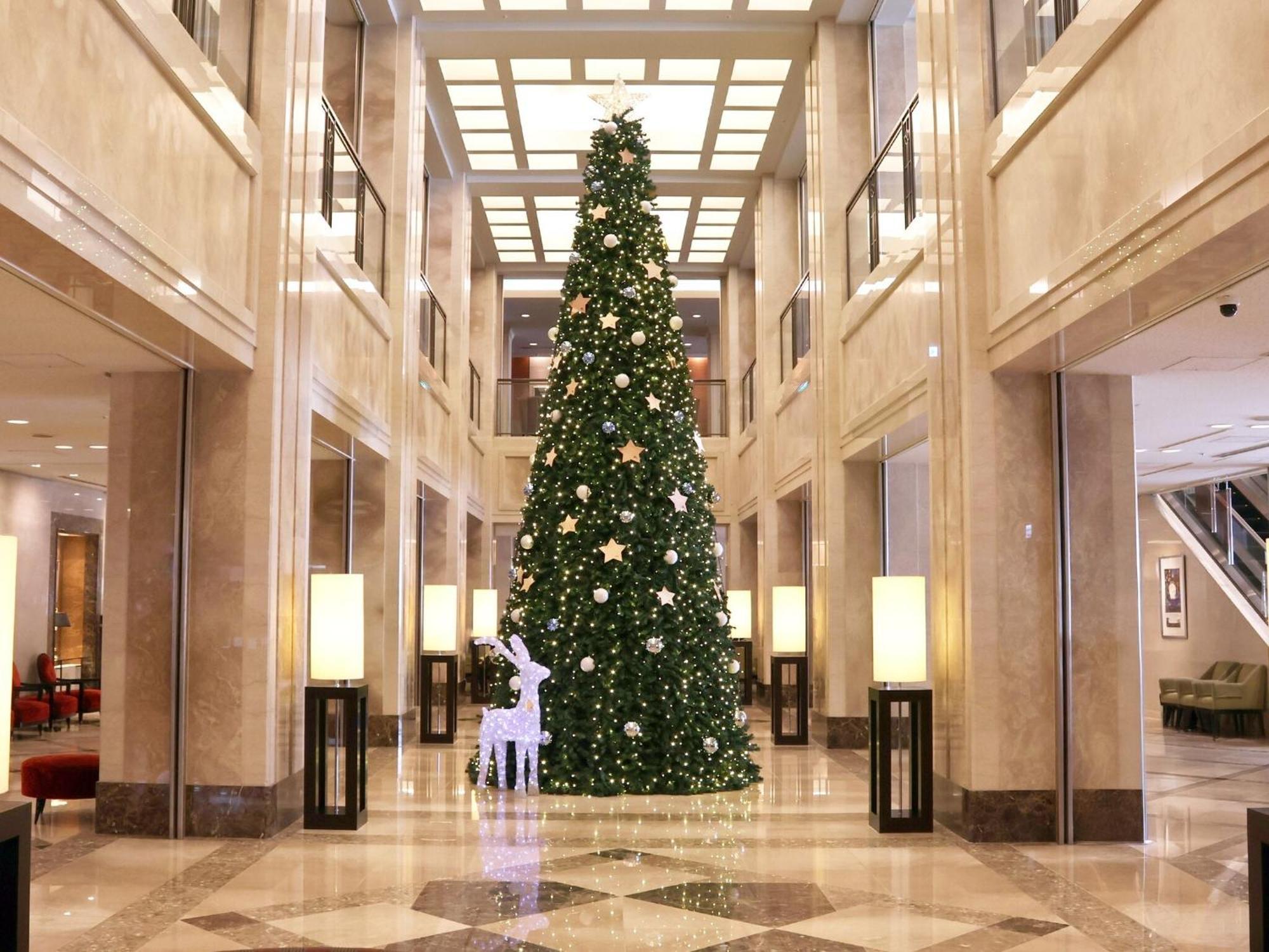 Hotel Nikko Nara Exterior foto The Christmas tree at the lobby of the Four Seasons Hotel, Hong Kong